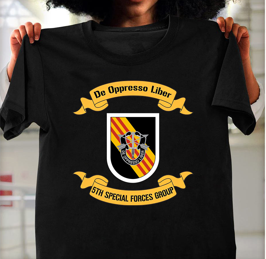 US Army Special 5th Special Forces Group (5th SFG)(A) - Green Berets Classic Unisex T-Shirt Gildan 5000 (Made In US)