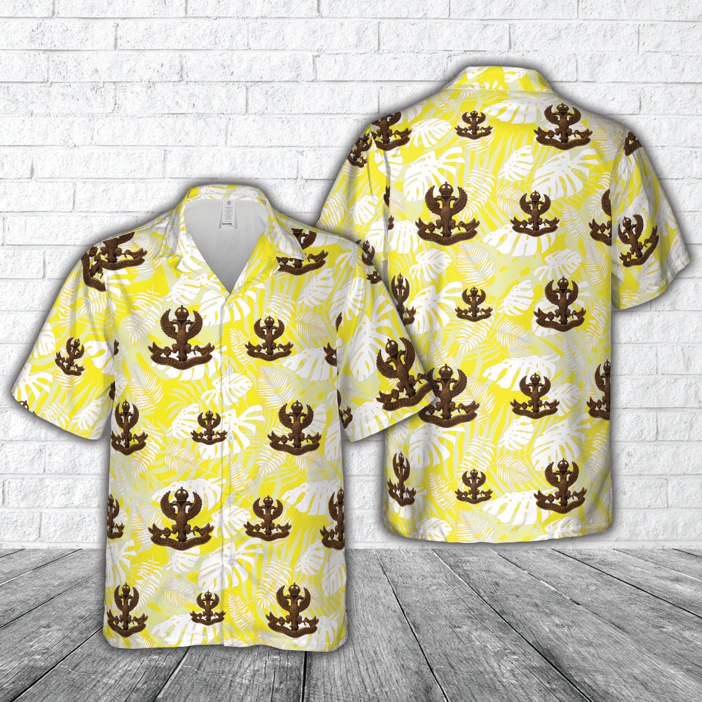 British Army, Lanarkshire Yeomanry Cap Badge In WWII Hawaiian Shirt