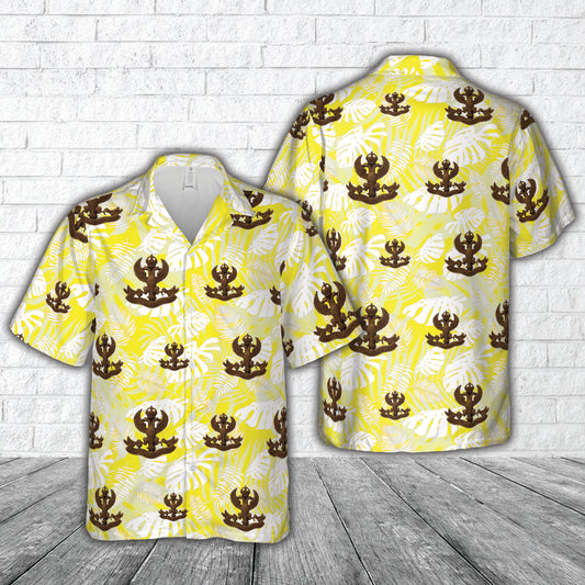 British Army, Lanarkshire Yeomanry Cap Badge In WWII Hawaiian Shirt