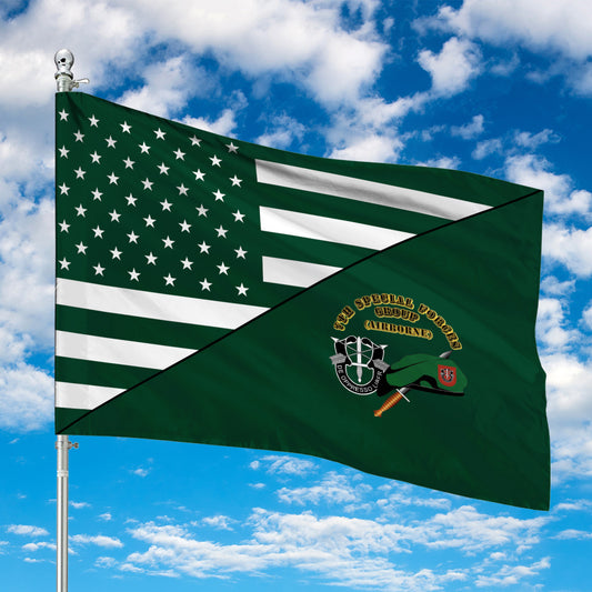 US Army Green Beret 7th Special Forces Group (Airborne) (7th SFG) (A) Beret & Dagger House Flag